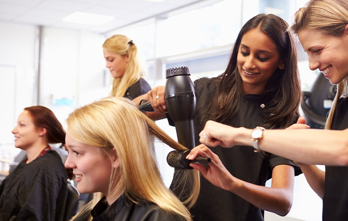 Encerramento do Curso de Cabeleireiro marca qualificação profissional em Jandira