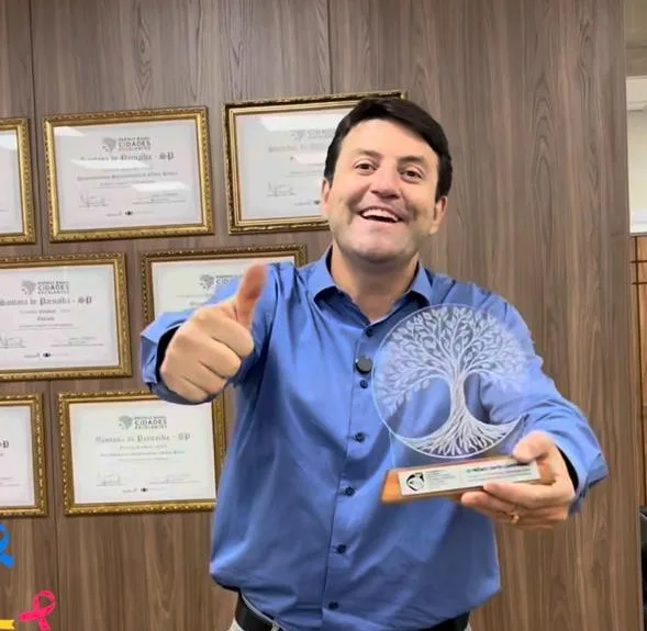 Prefeito Elvis Cezar celebra prêmio do Jardim Sensorial em Santana de Parnaíba