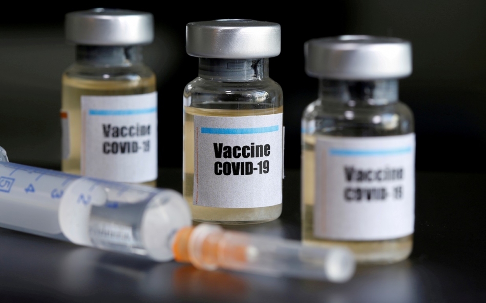 Brasil recebe lote com insumos para produzir 26 milhões de doses
