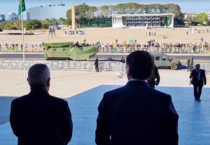 Desfile de tanques de guerra em Brasília revolta oposição