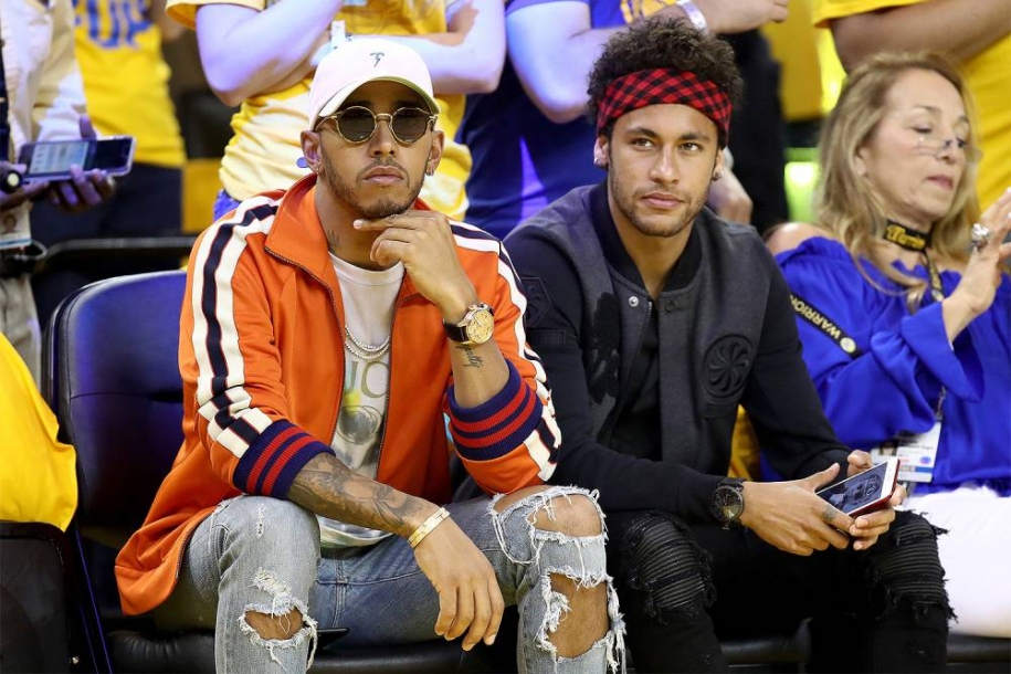 Piloto Lewis Hamilton ajuda a F-1 a bombar nas redes sociais